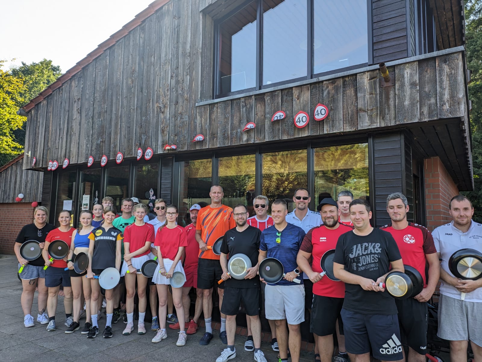 Zweites Bratpfannentennis-Doppelturnier im Zuge der Sportwoche