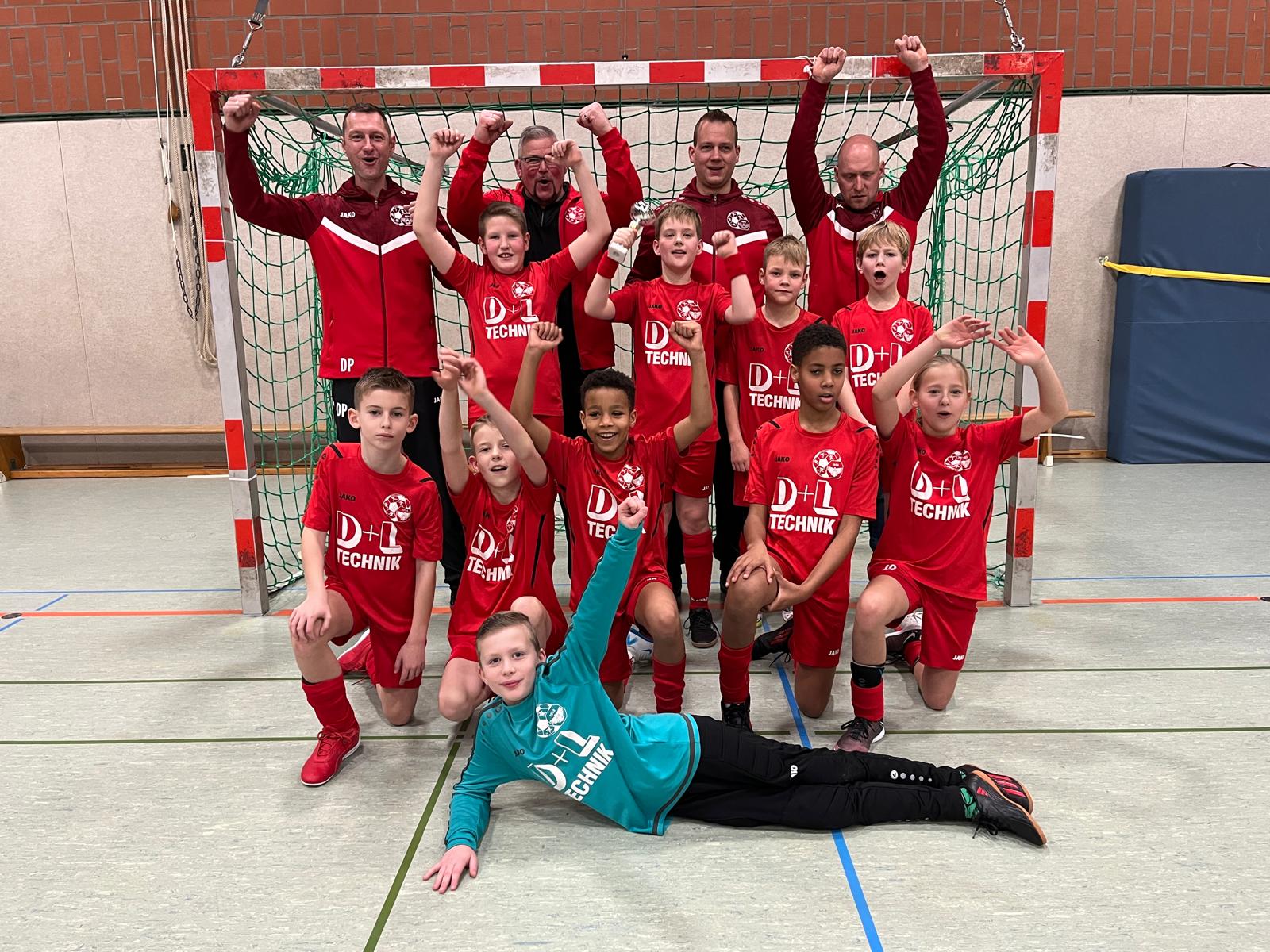 E-Jugend gewinnt X-Mas Cup - perfekte Hallenserie!